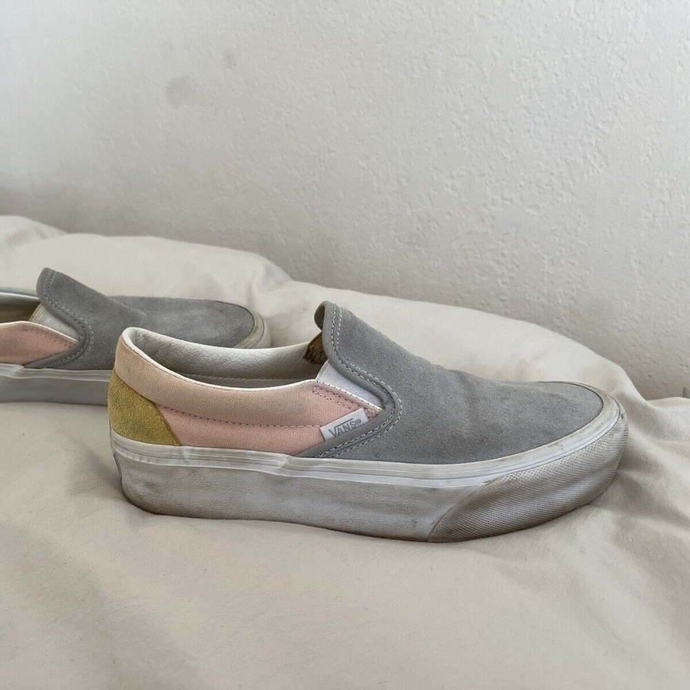 Platform Slip-On VANS Color block. Women's size: 7! In USED condition! Pastels!